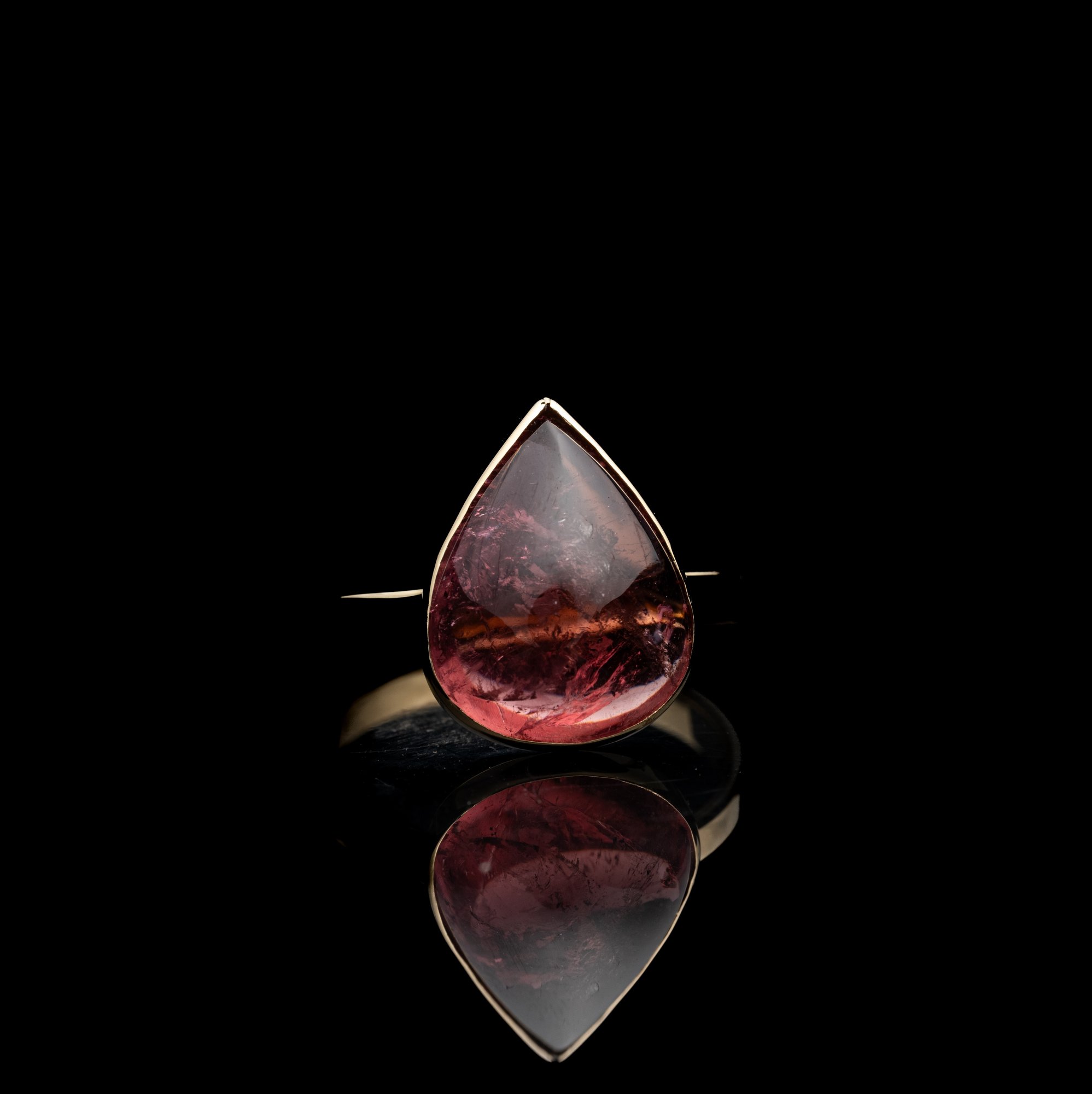 Золота каблучка з рубелітом