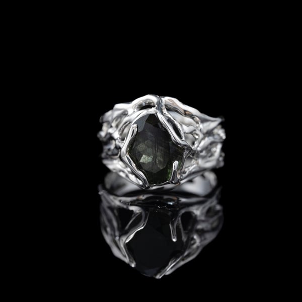 Каблучка з перідотом