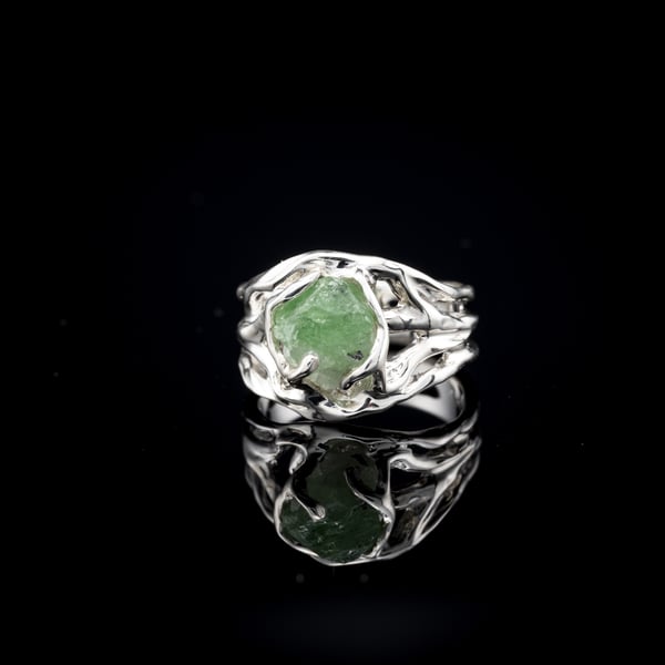Ring with Tsavorite