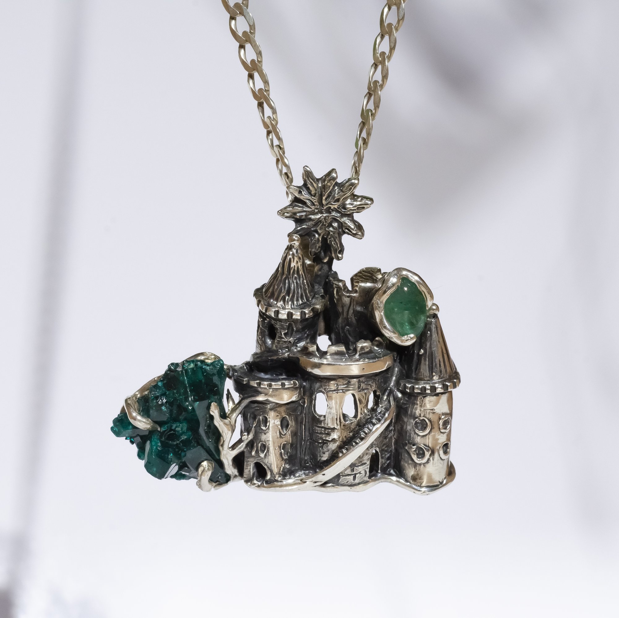 Кулон "Фортеця" зі смарагдом та діоптазом - зображення 2