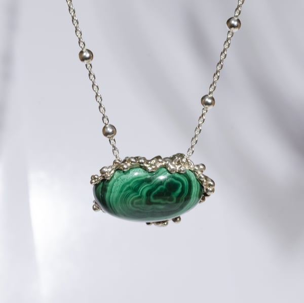 Кулон з малахітом