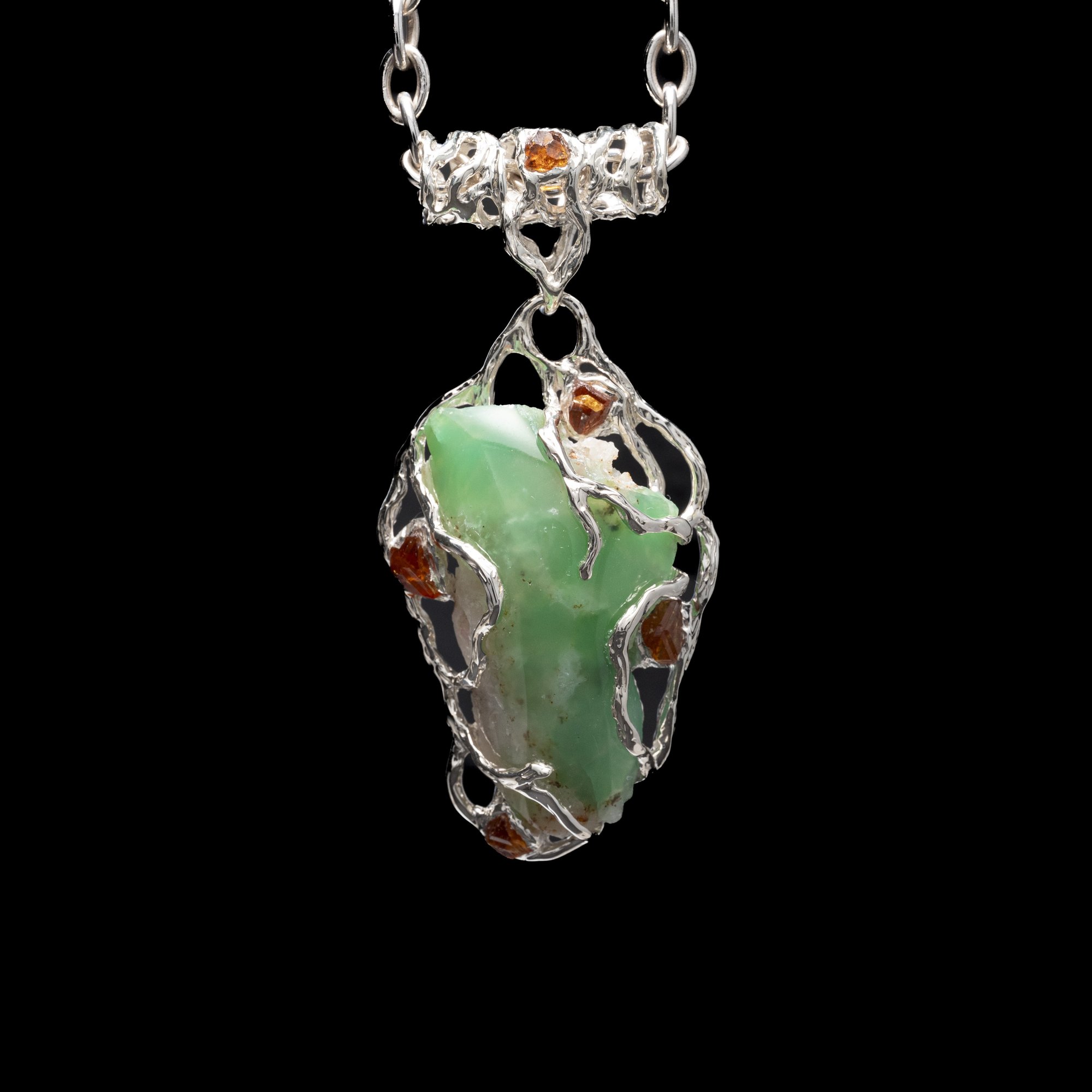 Кулон з хризопразом та спесартинами