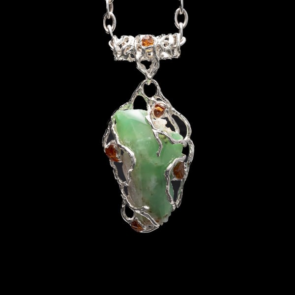 Pendant with Chrysoprase and Spessartines