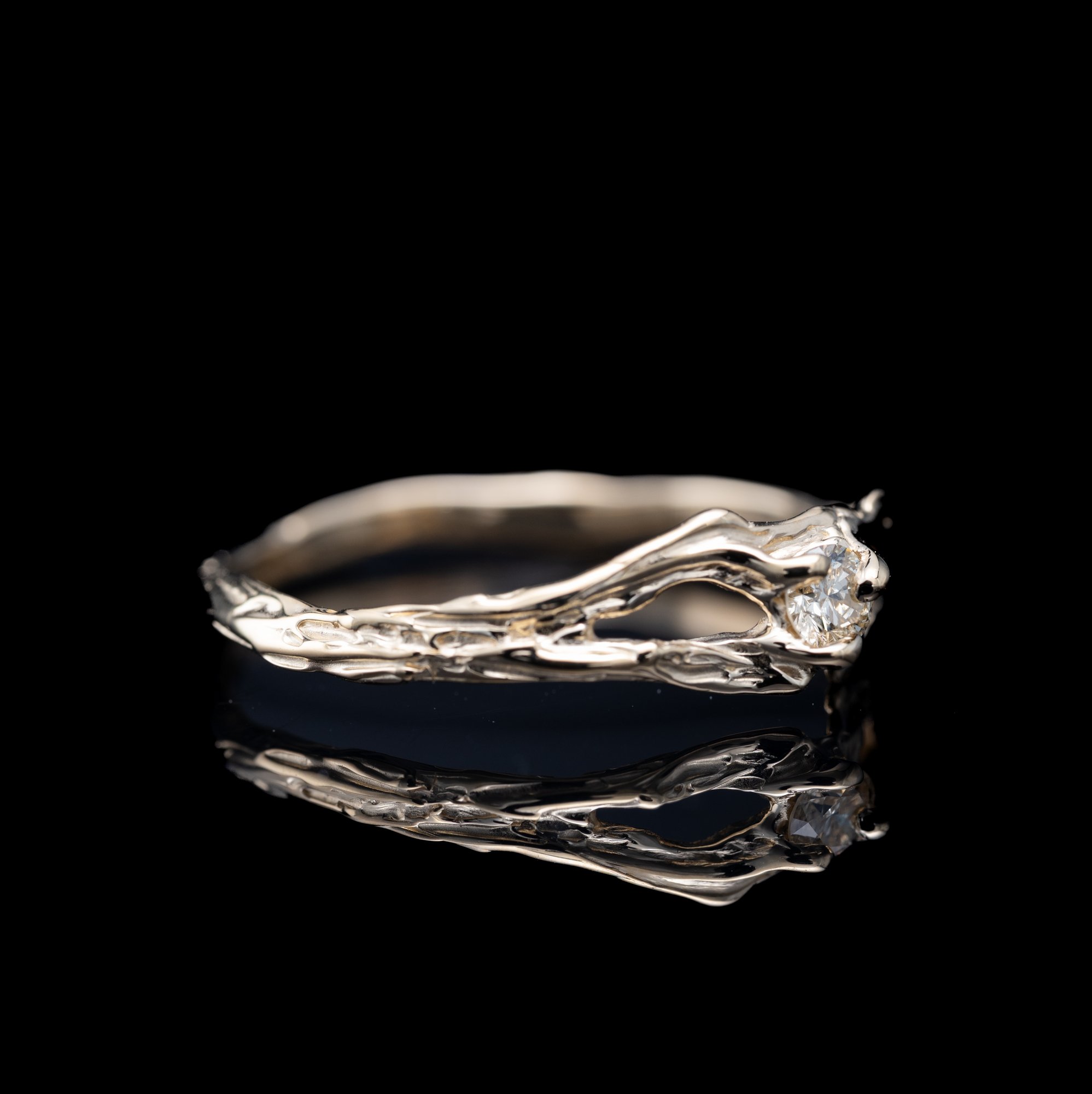 Золота каблучка з діамантом - зображення 2