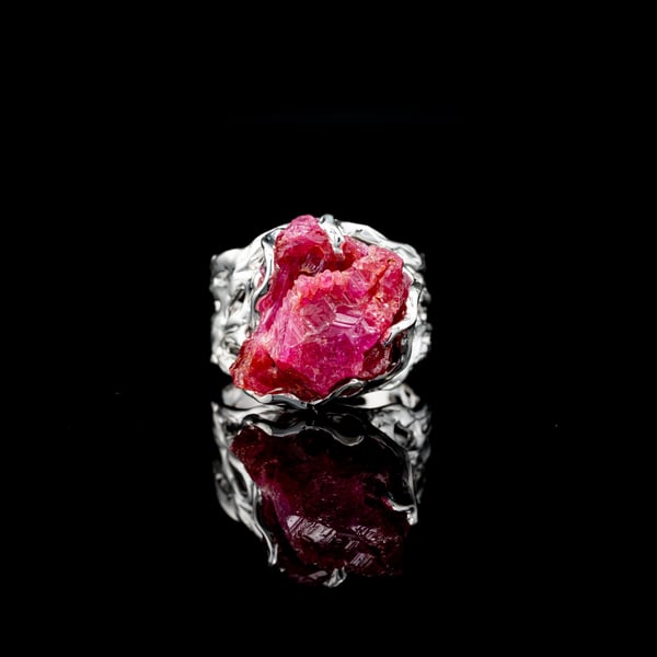 Каблучка з рубіном