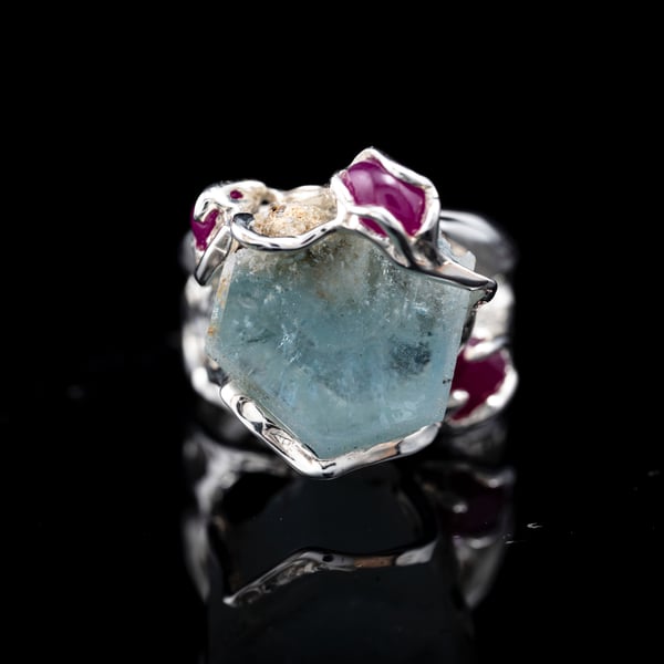 Каблучка з аквамарином та рубінами