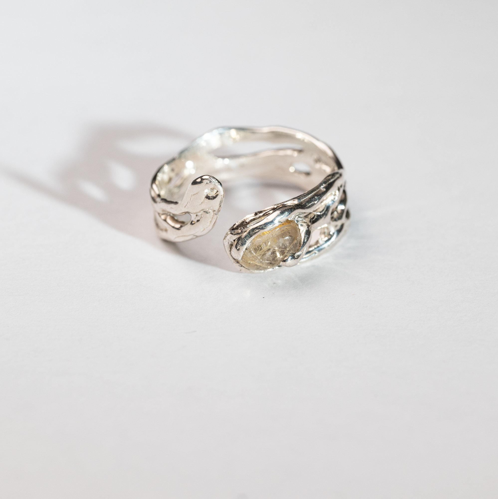 Каблучка з рутилованним кварцом