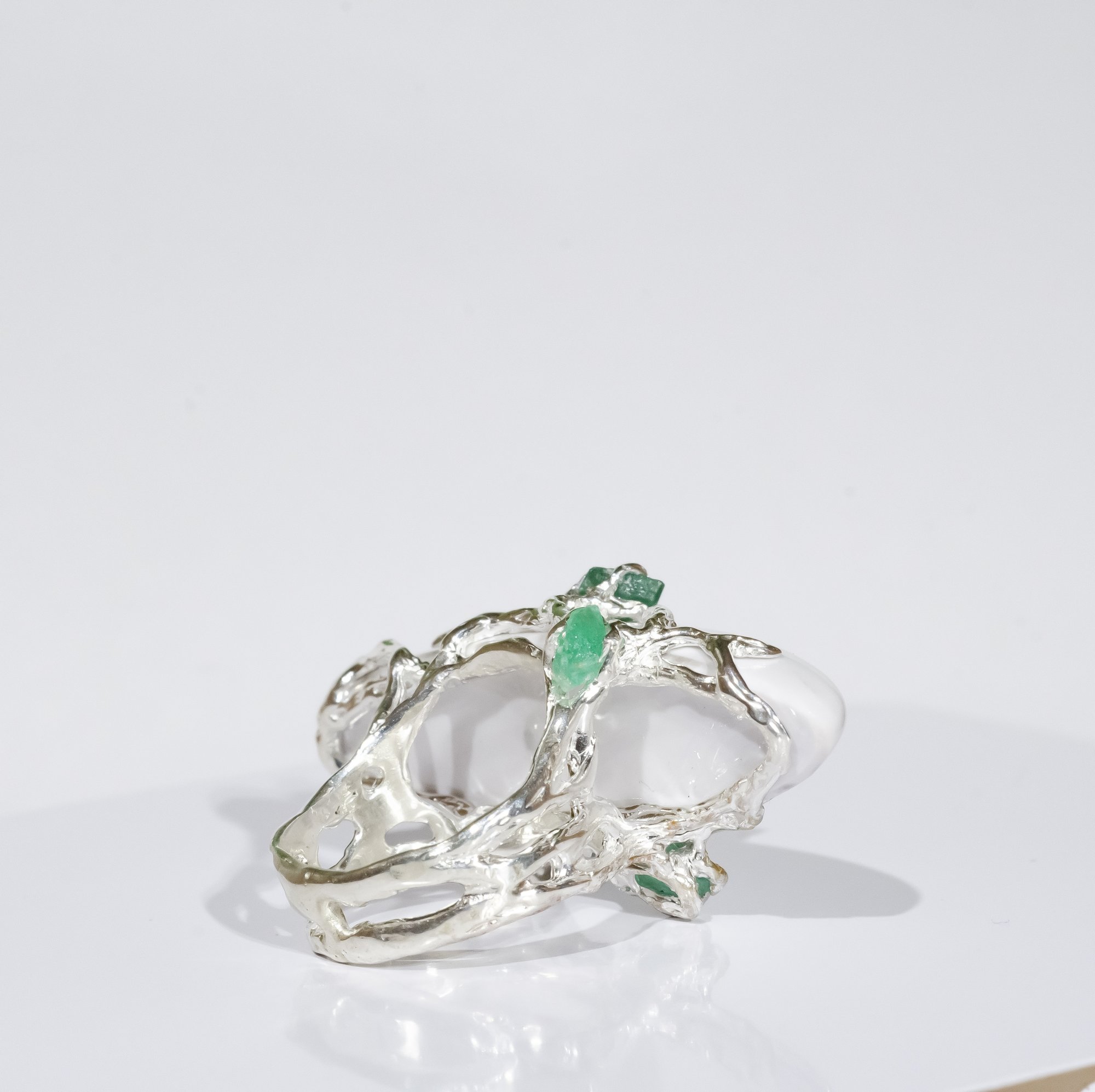 Каблучка з кахолонгом та смарагдами - зображення 6