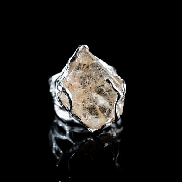 Каблучка з рутилованим кварцом