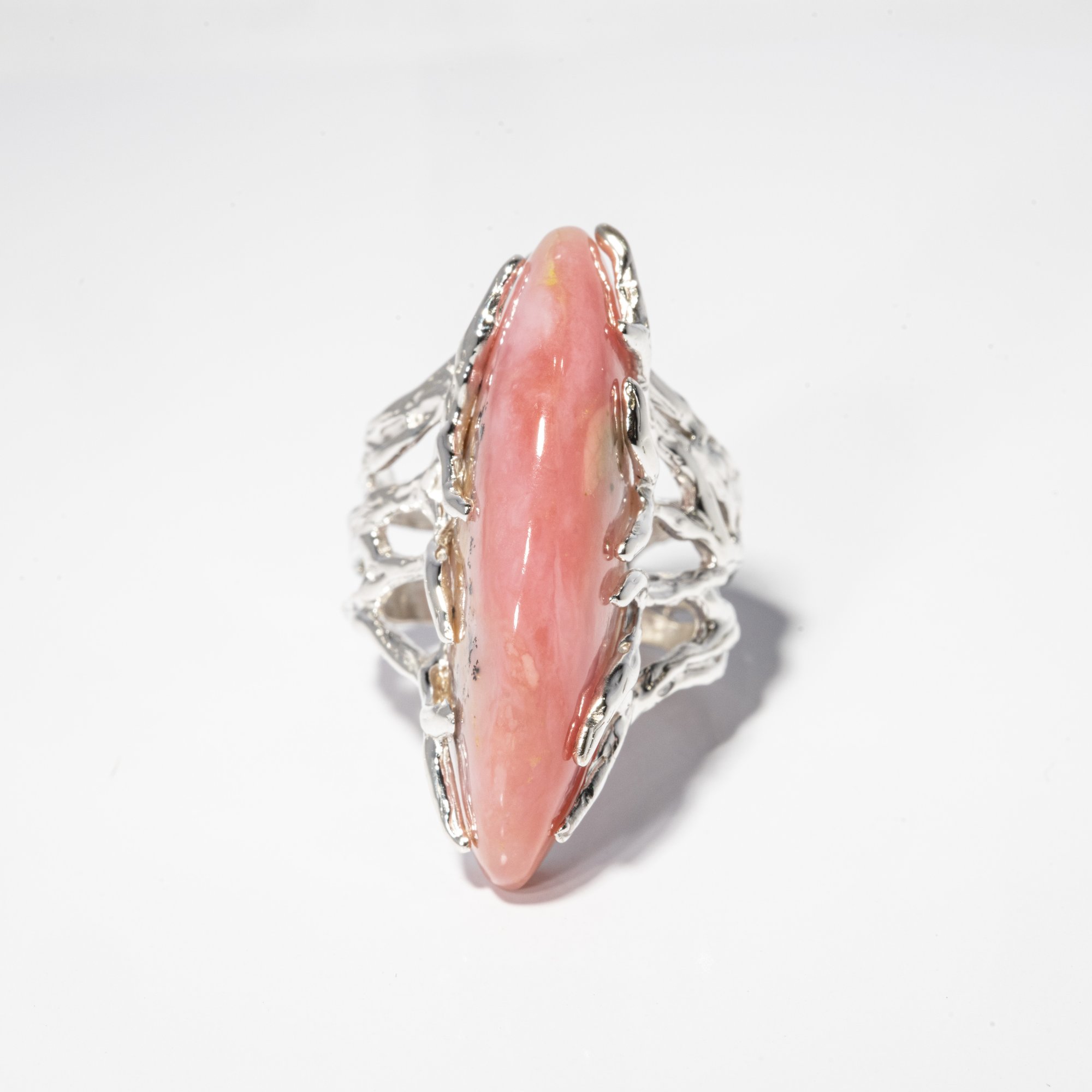 Каблучка з рожевим опалом