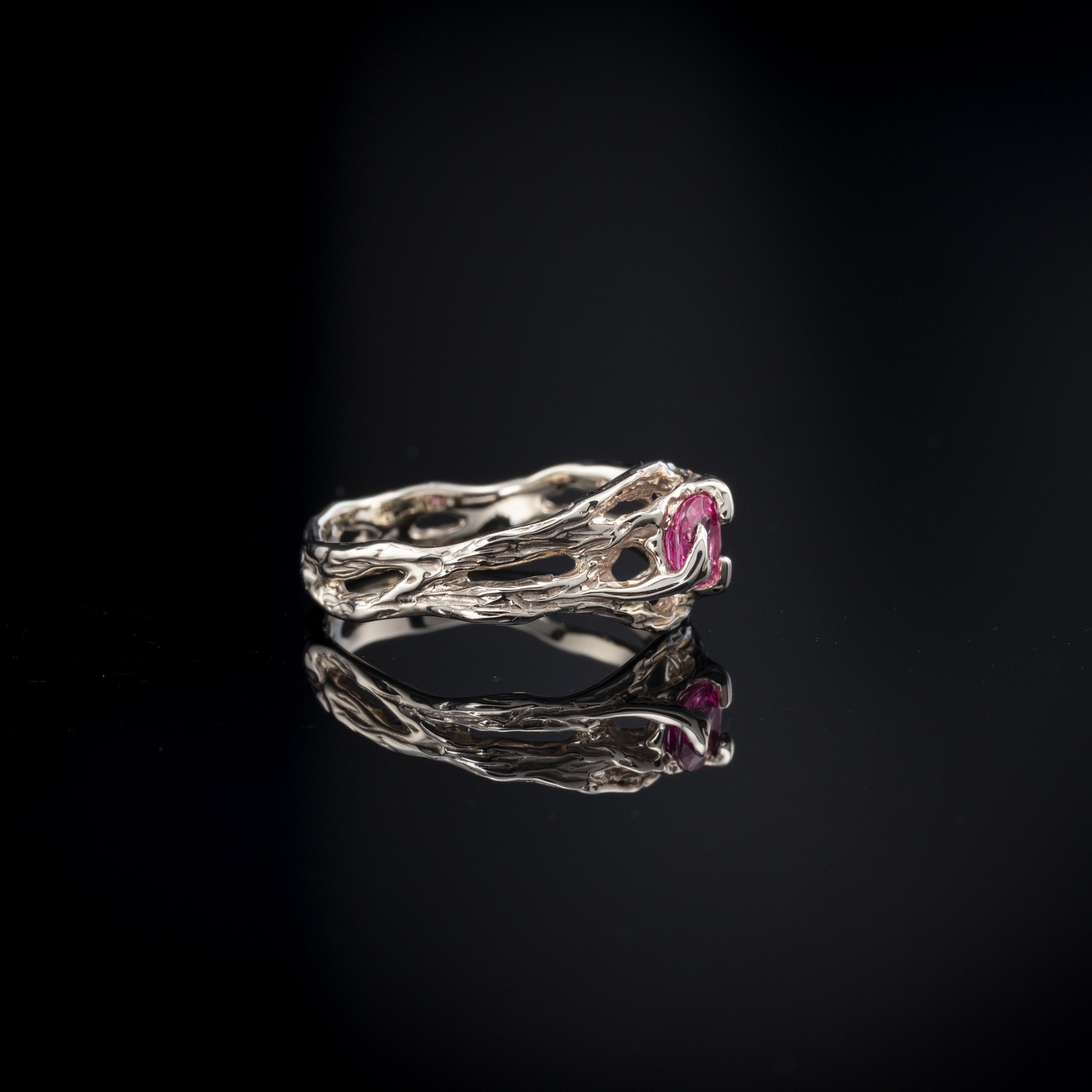 Золота каблучка з шпінелью - зображення 3