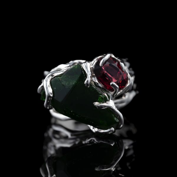 Каблучка з гранатом та хромдіопсидом