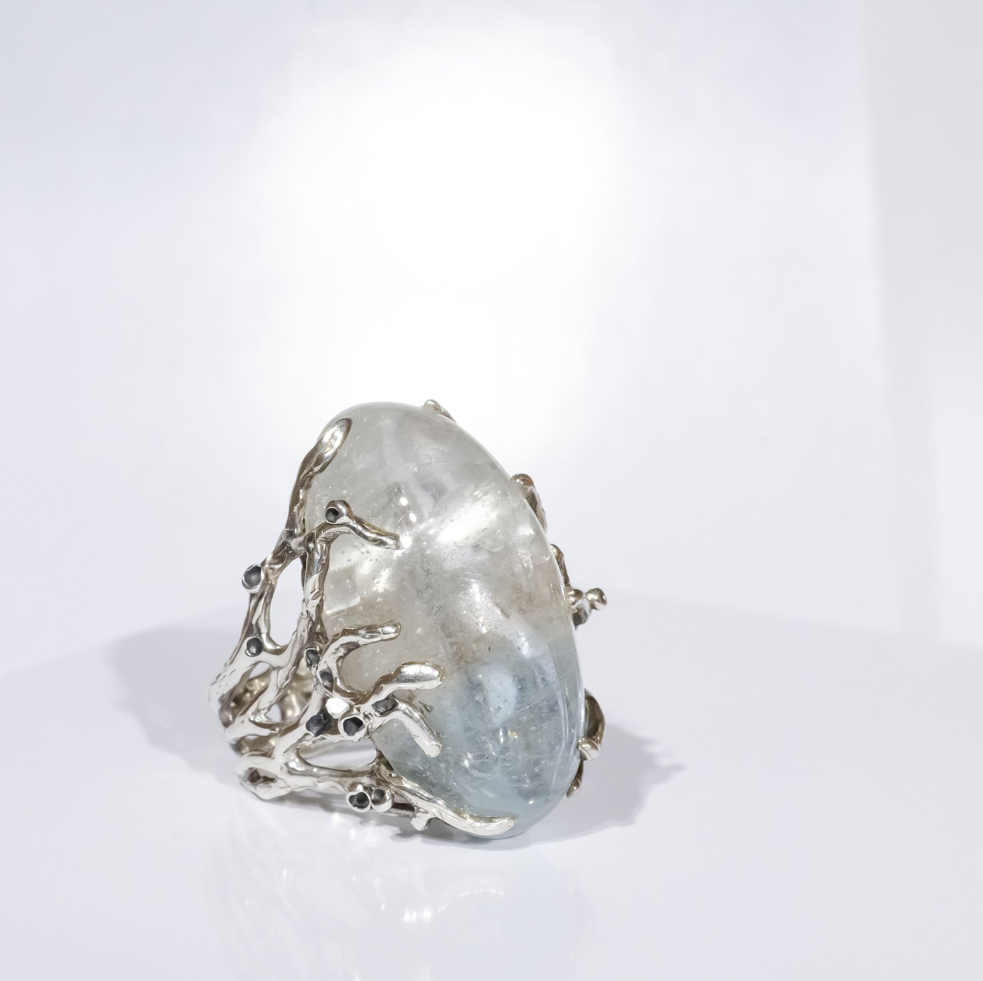 Каблучка з поліхромним топазом