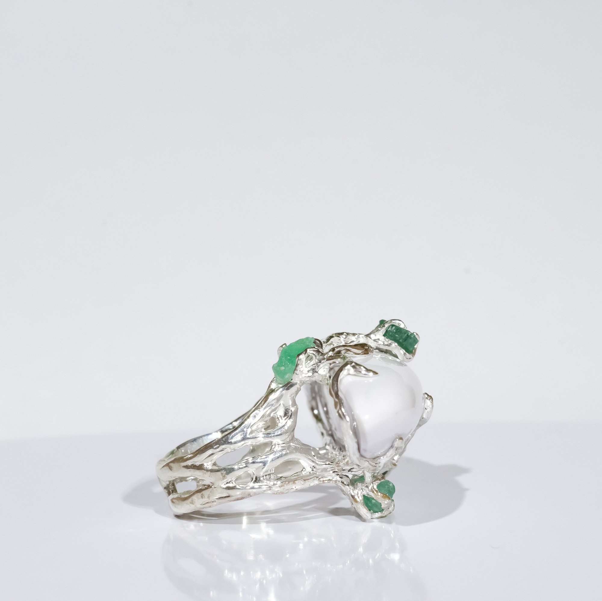 Каблучка з кахолонгом та смарагдами - зображення 7