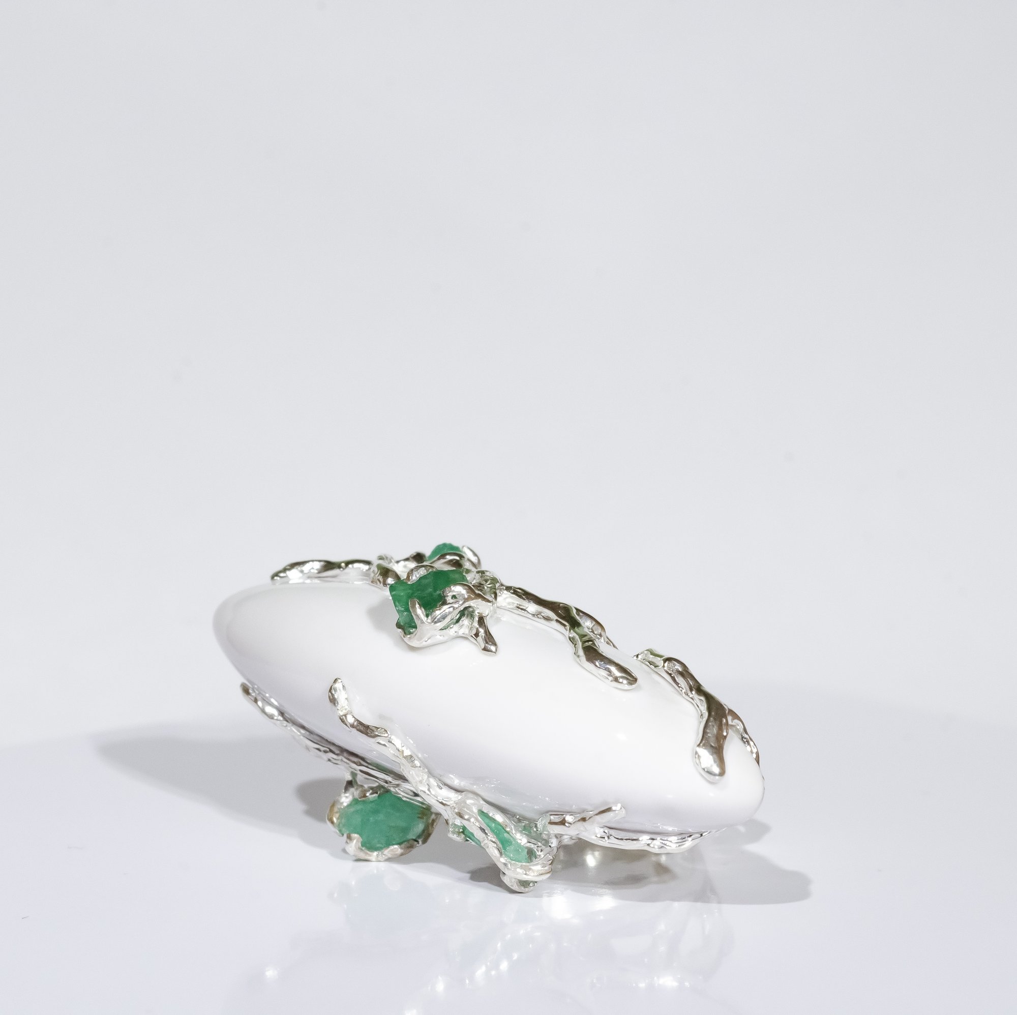 Каблучка з кахолонгом та смарагдами - зображення 2