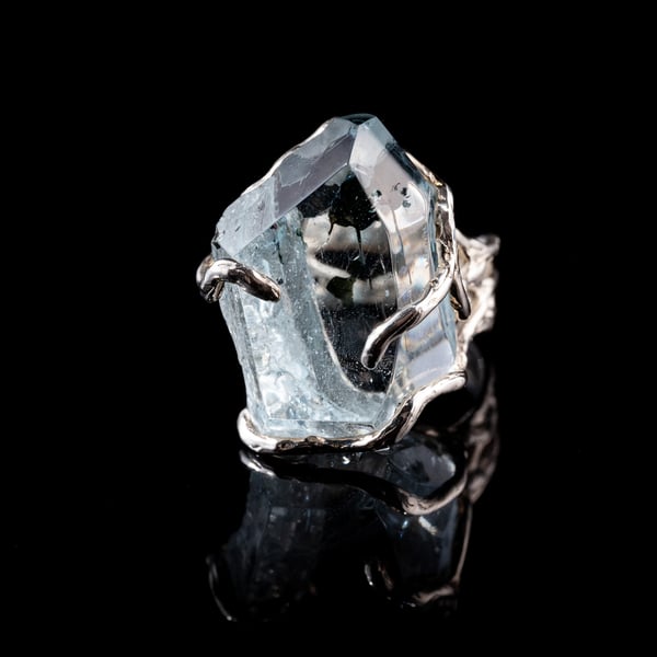 Каблучка з блакитним топазом