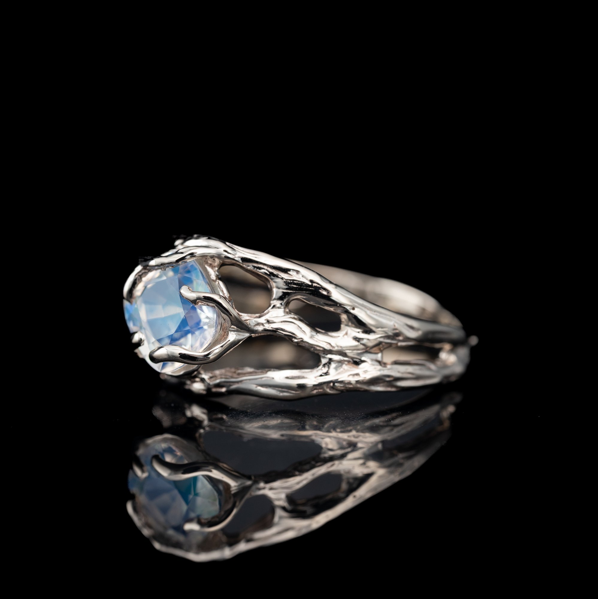 Золота каблучка з місячним камінням - зображення 3