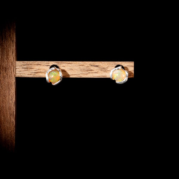 Сережки з опалом