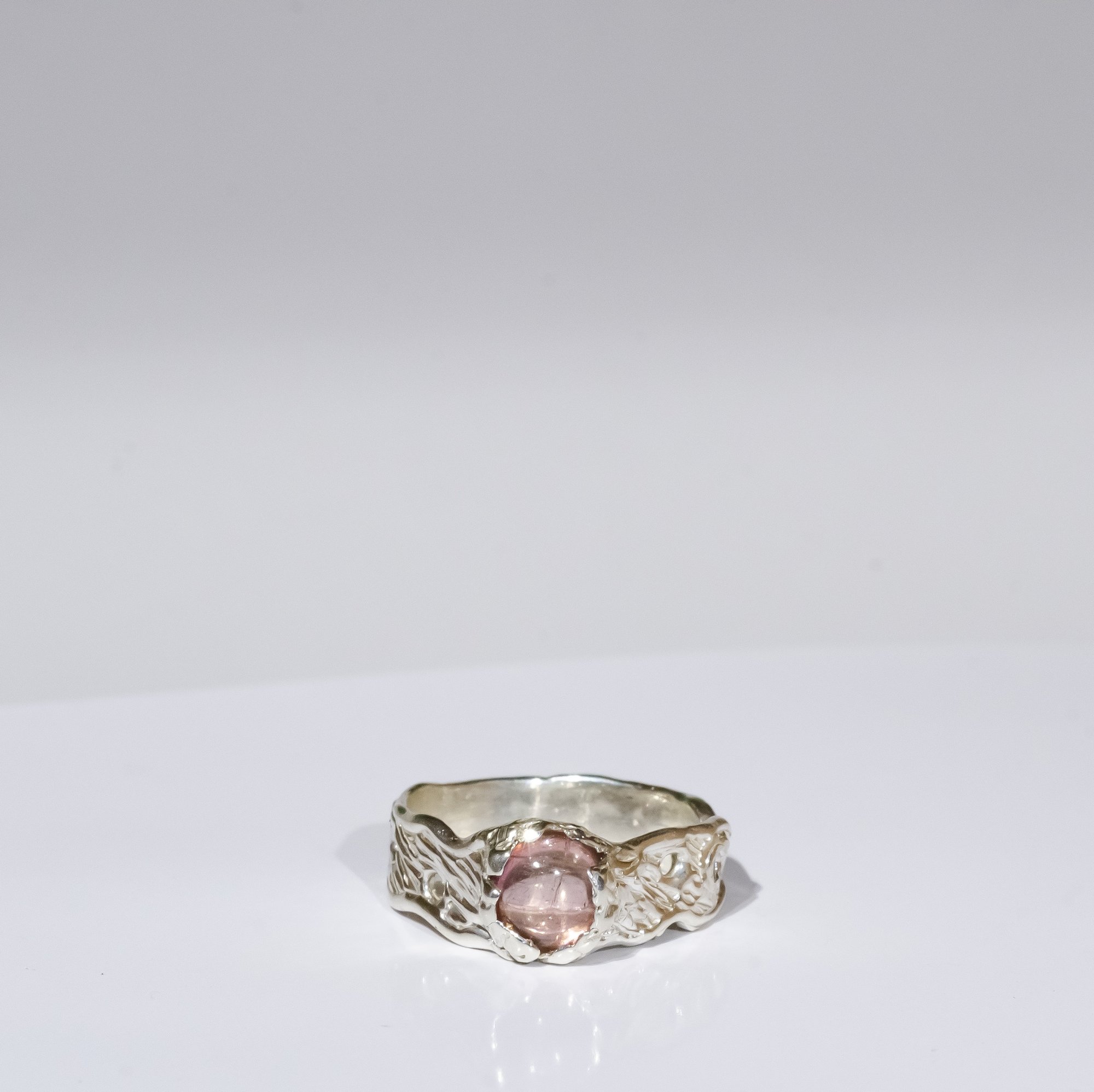 Каблучка з рожевим турмаліном