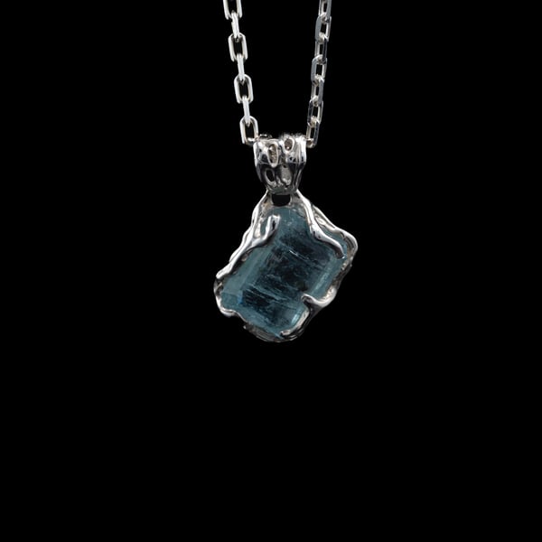 Кулон з аквамарином