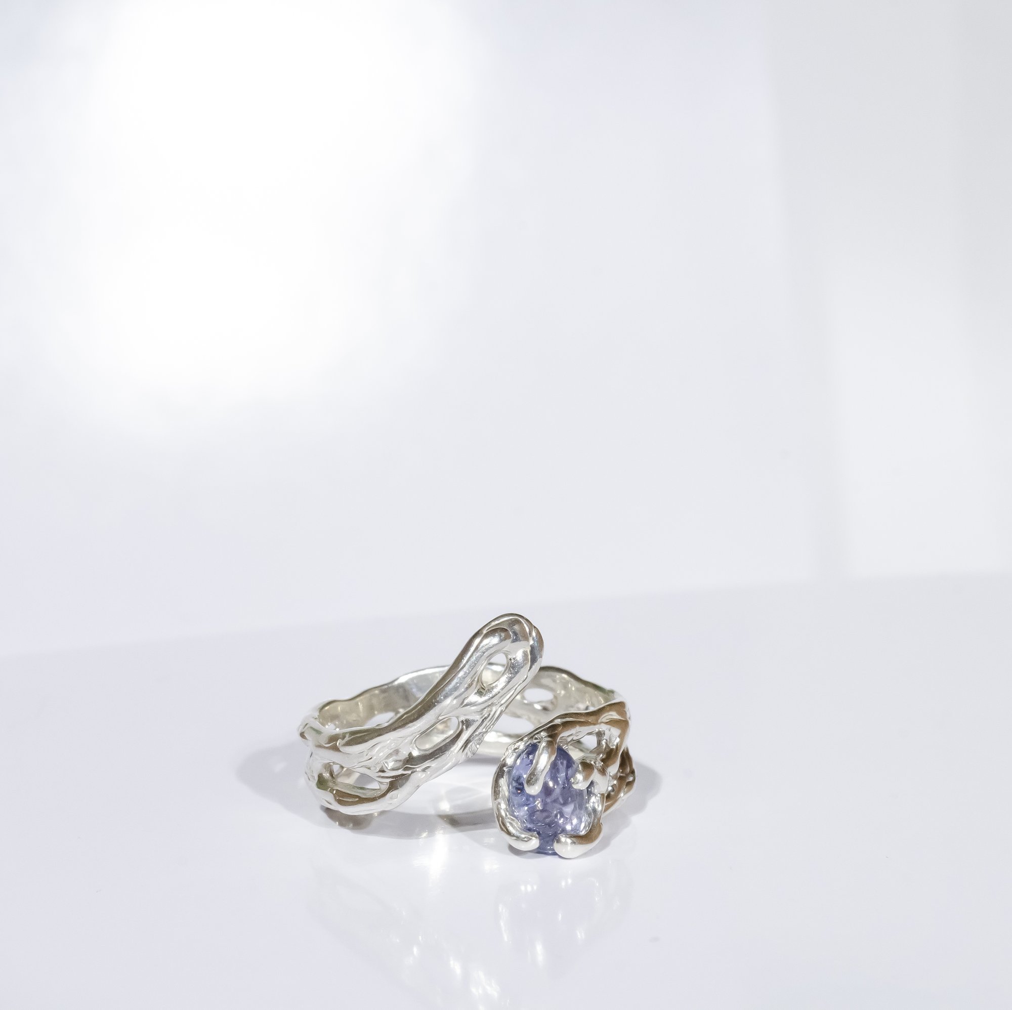 Каблучка з танзанітом