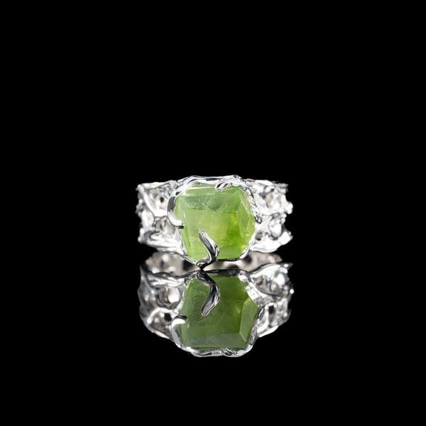 Каблучка з хризолітом