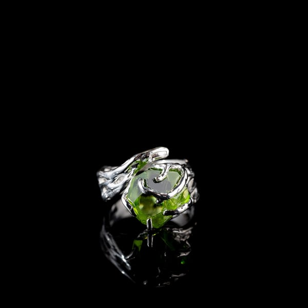 Каблучка з хризолітом