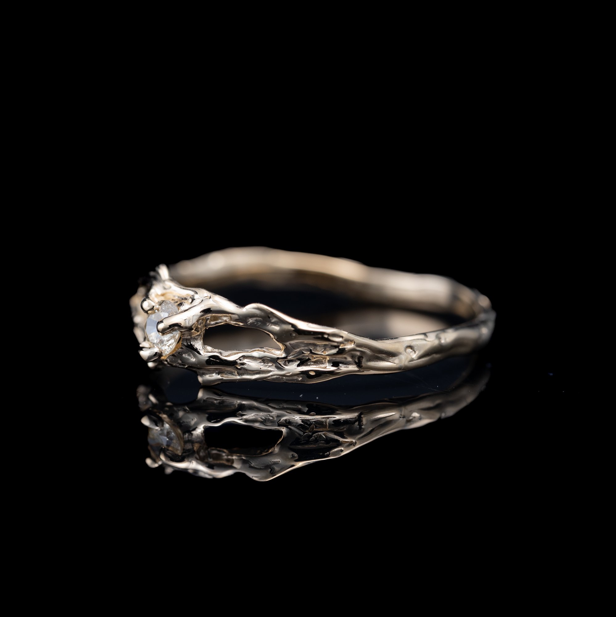 Золота каблучка з діамантом - зображення 3