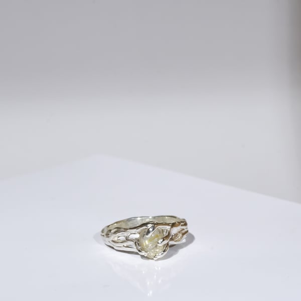 Каблучка з рутилованим кварцом