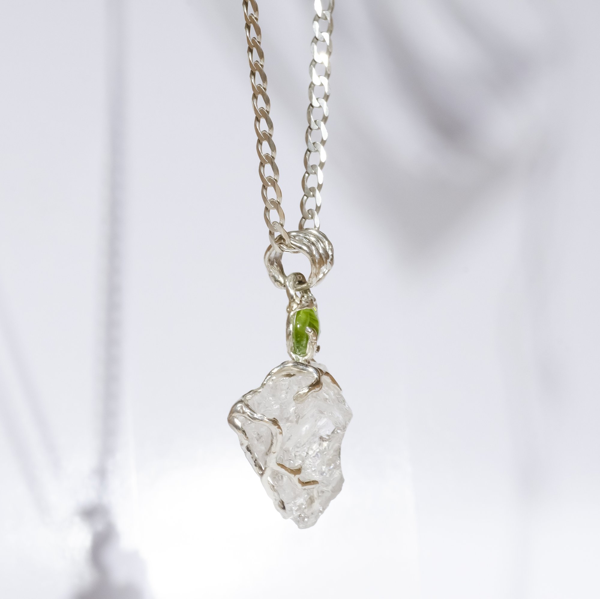 Кулон з гірським кришталем та хризолітом - зображення 4