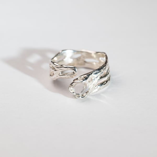 Каблучка з місячним камінням