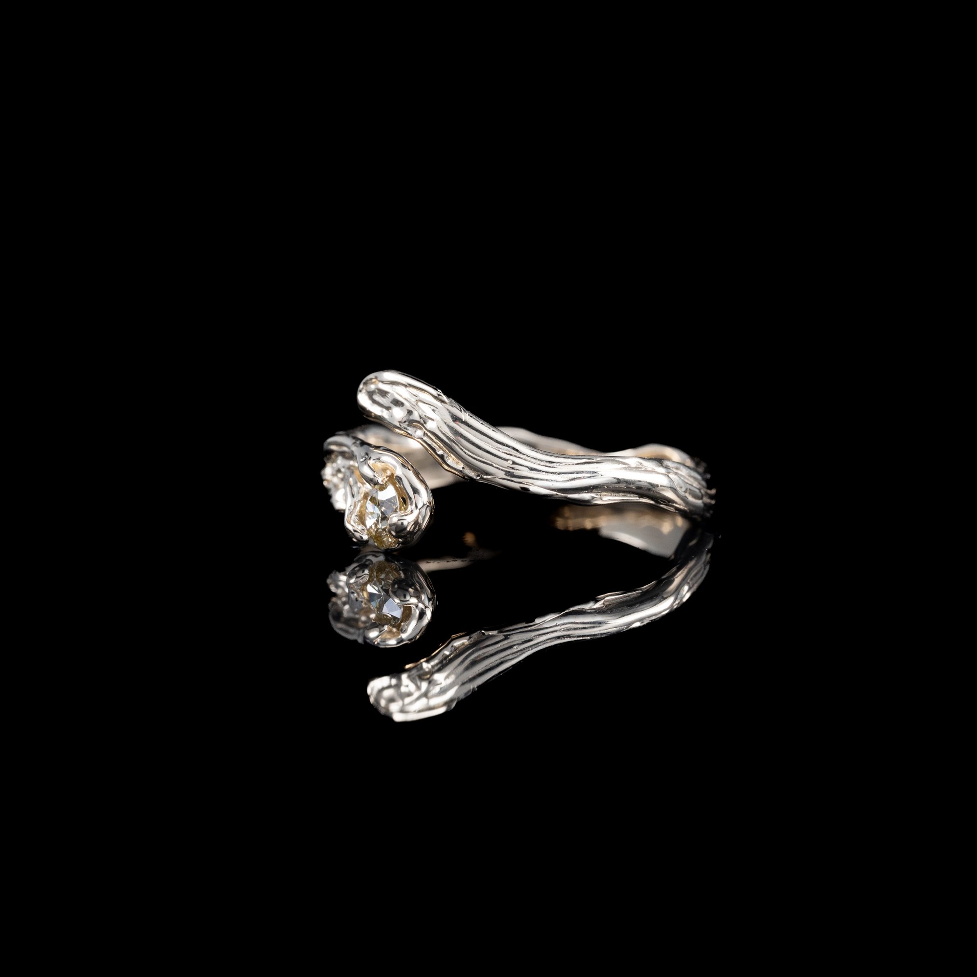 Золота каблучка з діамантом - зображення 3