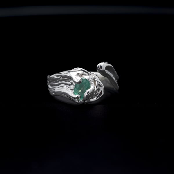 Каблучка з смарагдом