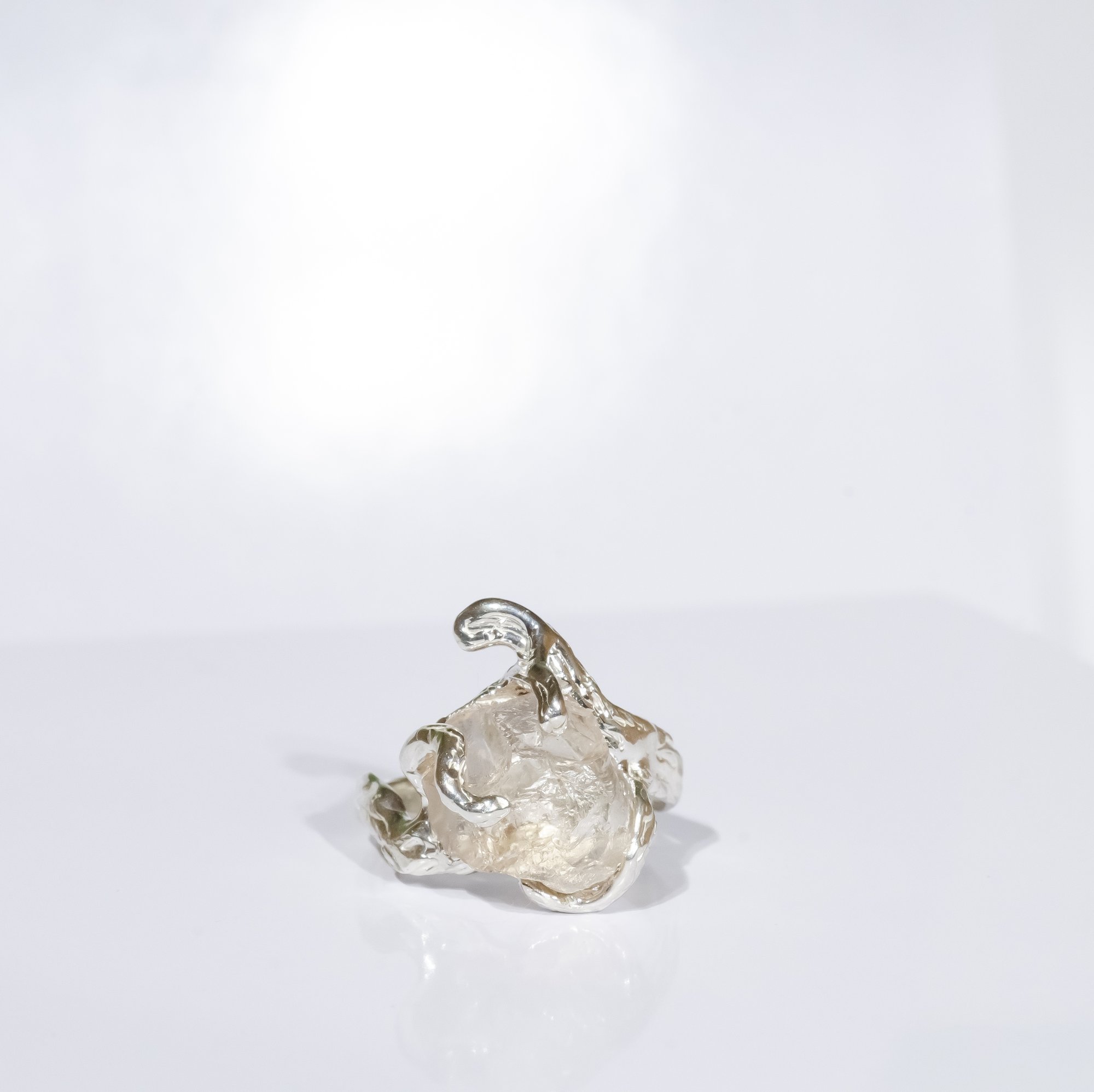 Каблучка з винним топазом