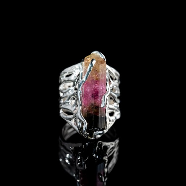 Каблучка з поліхромним турмаліном