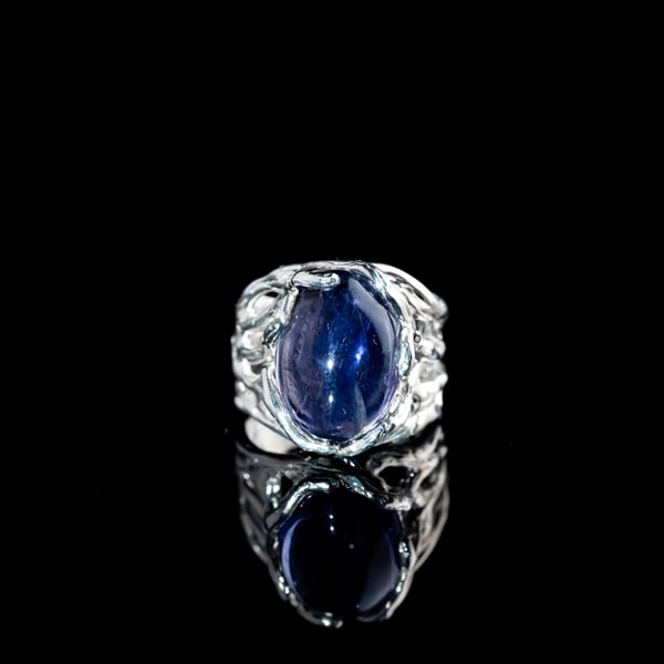 Каблучка з іолітом